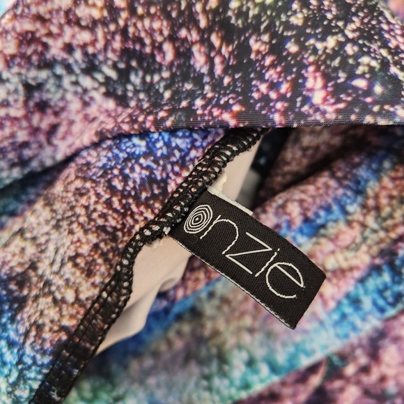 ONZIE Blue Purple Leggings S/M Galaxy Compression High Waisted‎ Workout  Wear - Picture 10 of 11